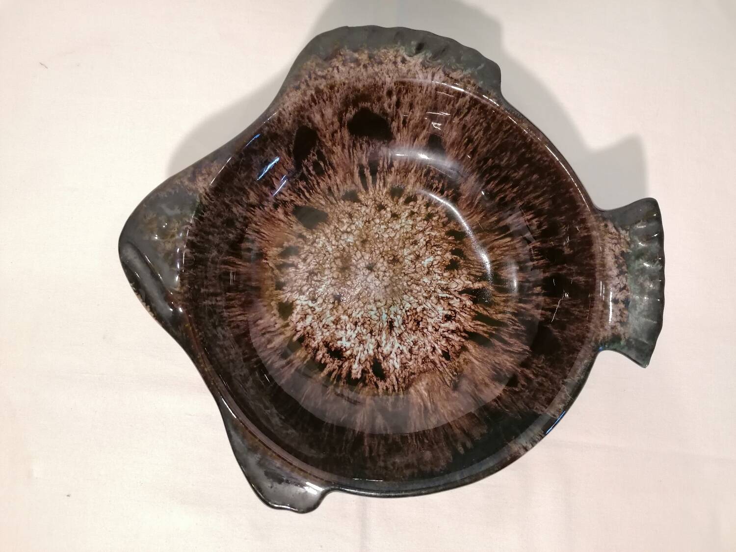 Set of 7 fish-shaped plates signed MARIUS GIUGE circa 1970