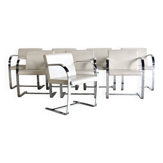 Une série de huit fauteuils BRNO de Mies Van Der Rohe, années 80