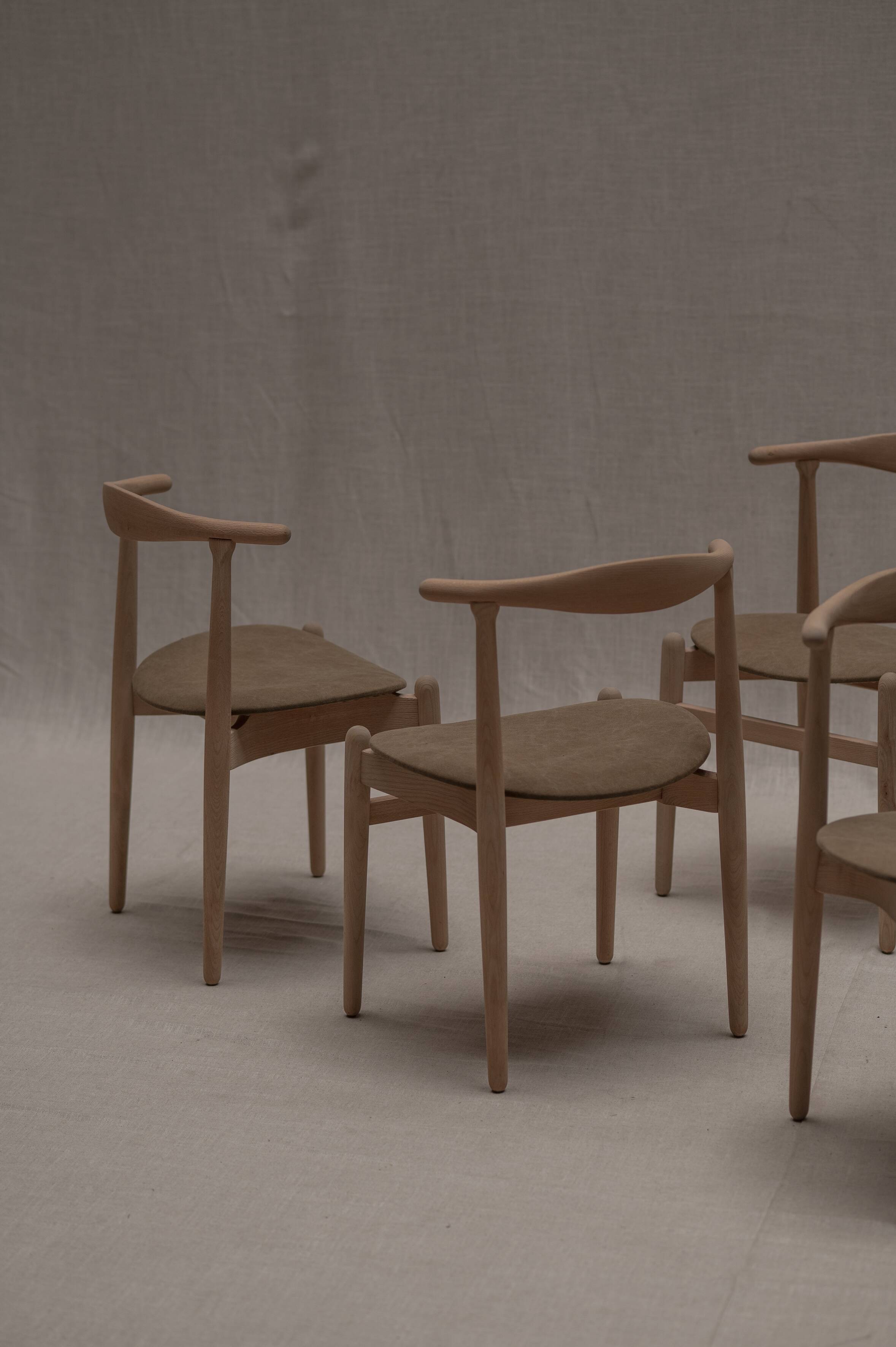 Model FH 1934 dining chairs by Hans J. Wegner