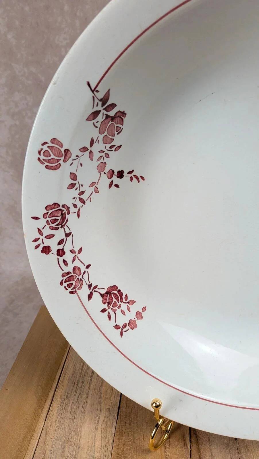 Shallow round plate Saint-Amand model Marcel