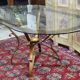 Grande table a manger / table design 1970 en métal doré et verre – XXe