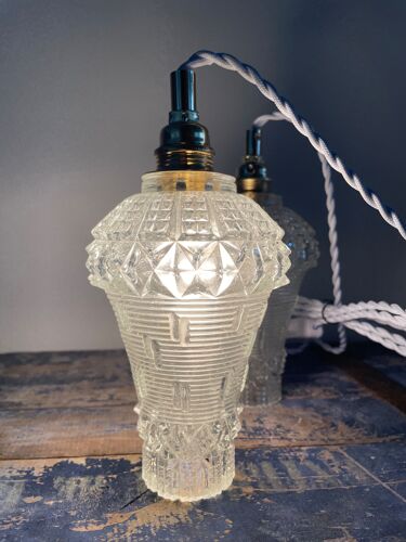 Lot de deux lampes baladeuses vintage en verre ciselé électrifiées à neuf