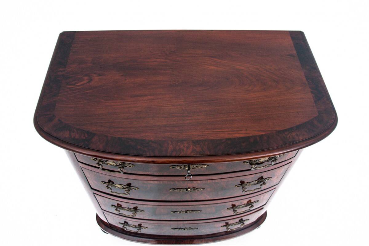 Walnut chest of drawers, Northern Europe, circa 1890. After renovation.