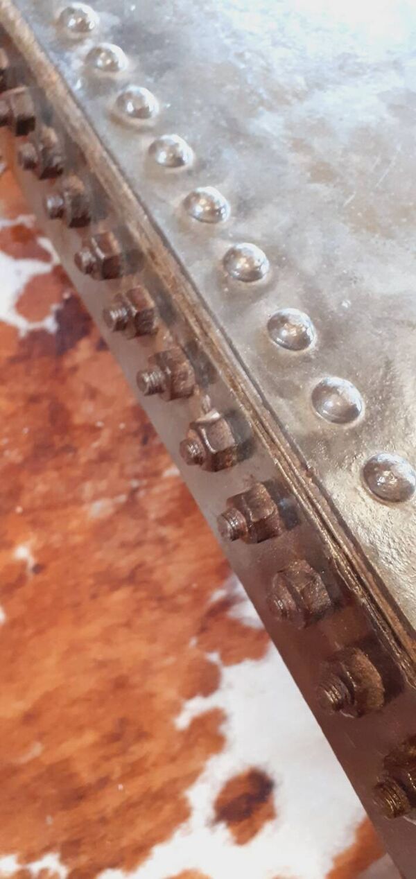 Table basse industrielle.