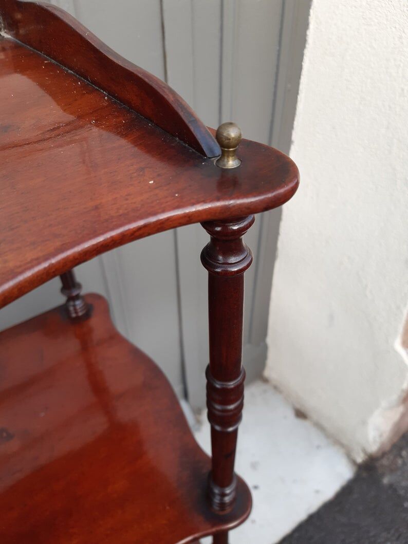 Napoleoin III Shelf