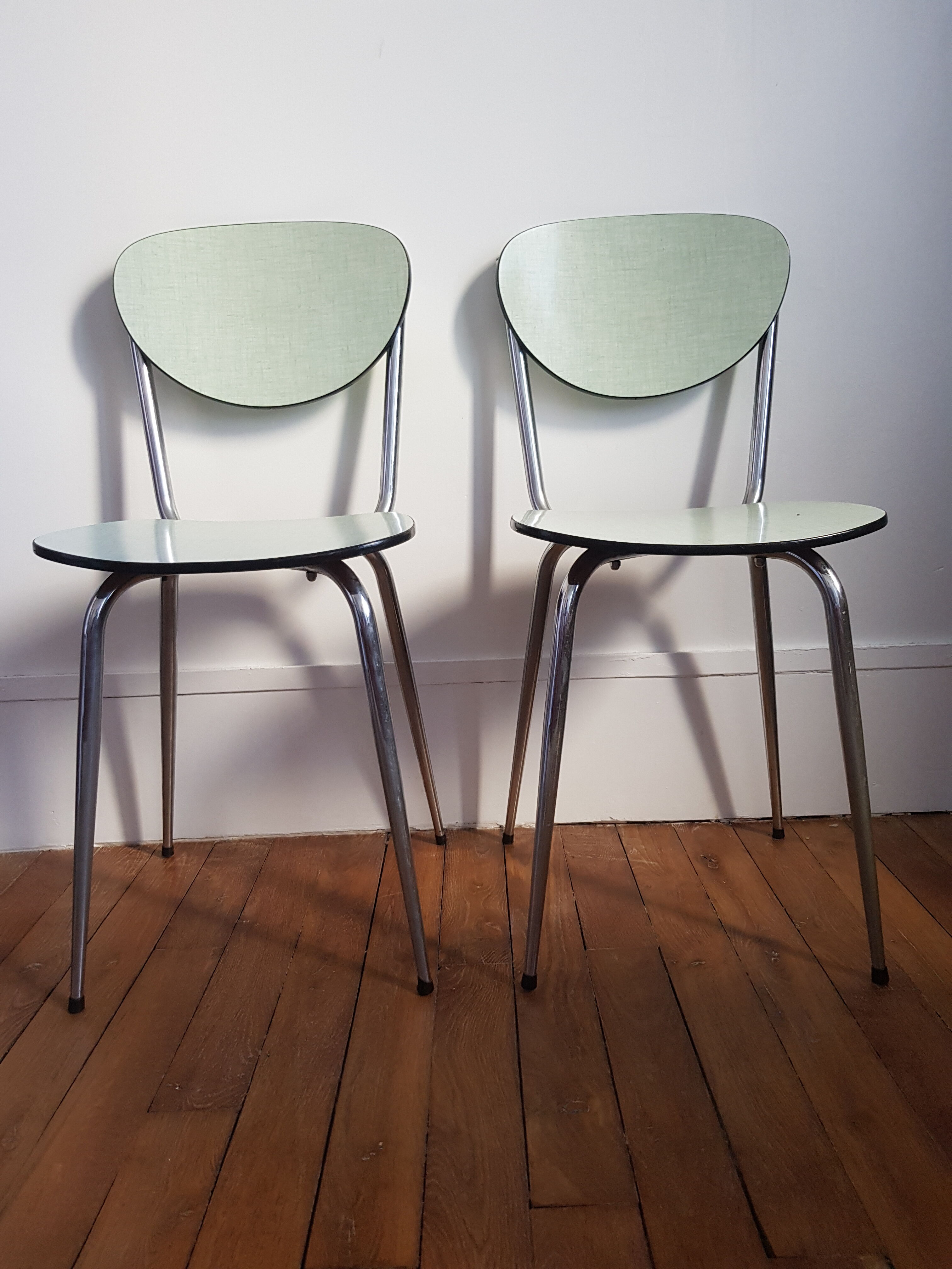 Set of 2 formica chairs
