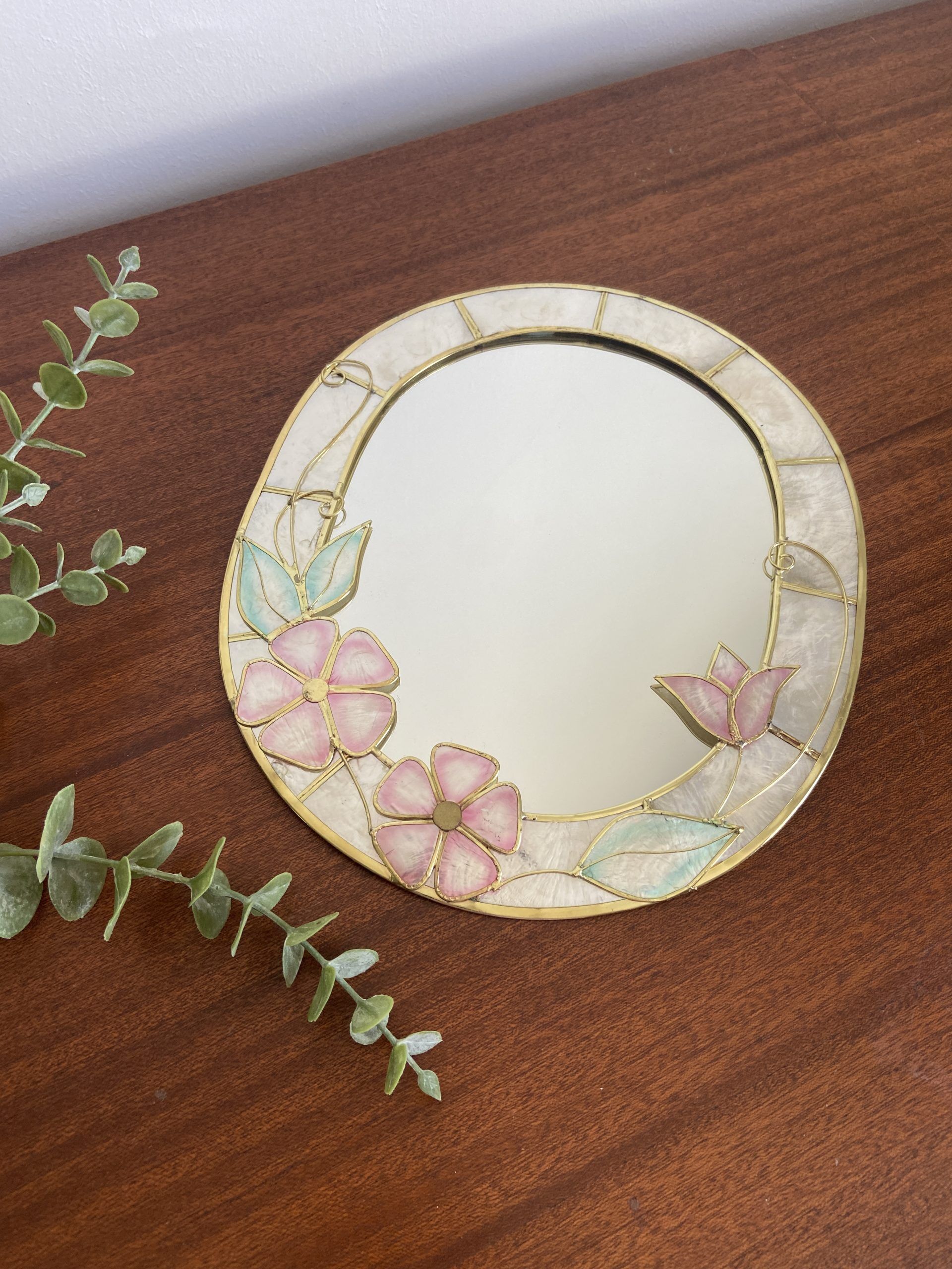 Vintage mirror in real mother-of-pearl and brass