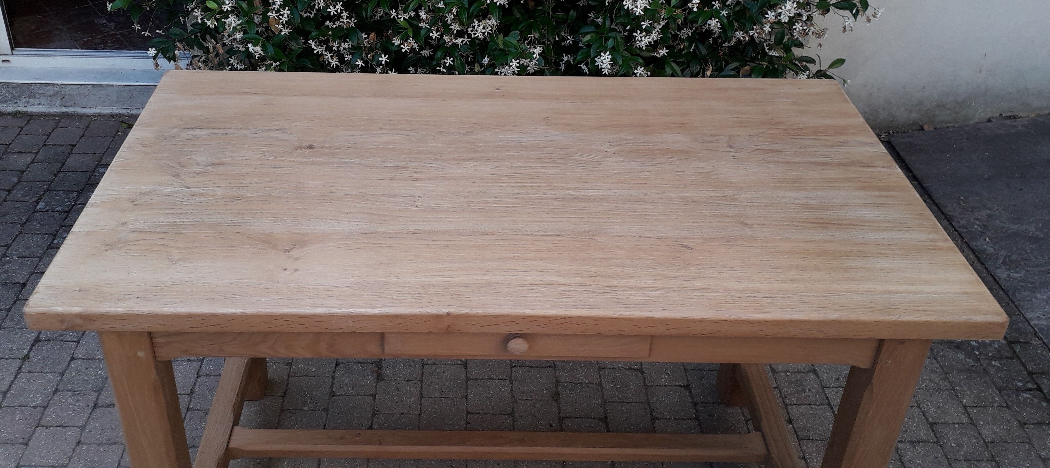 Farm table