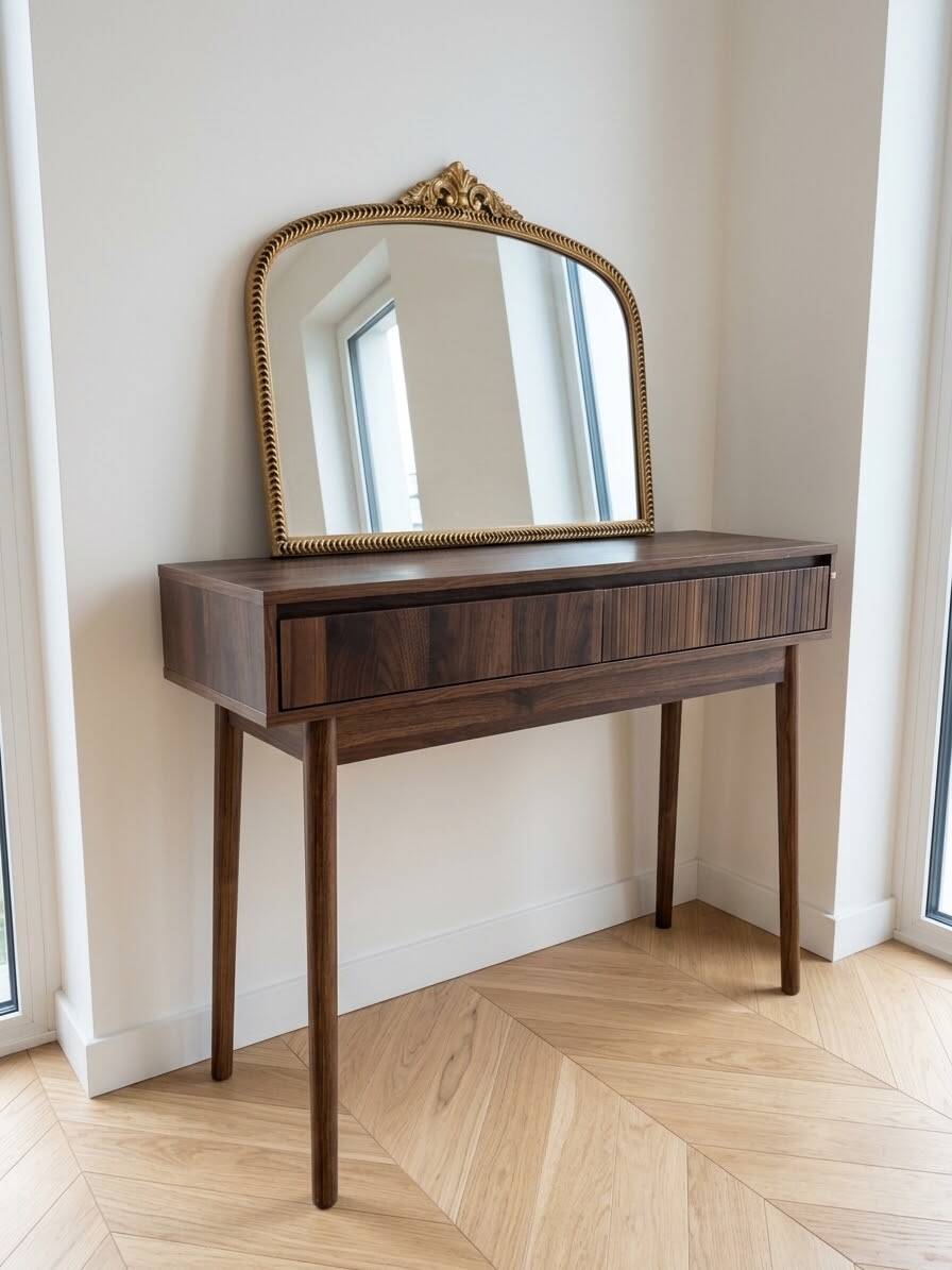 Retro Walnut Wood Hairdresser