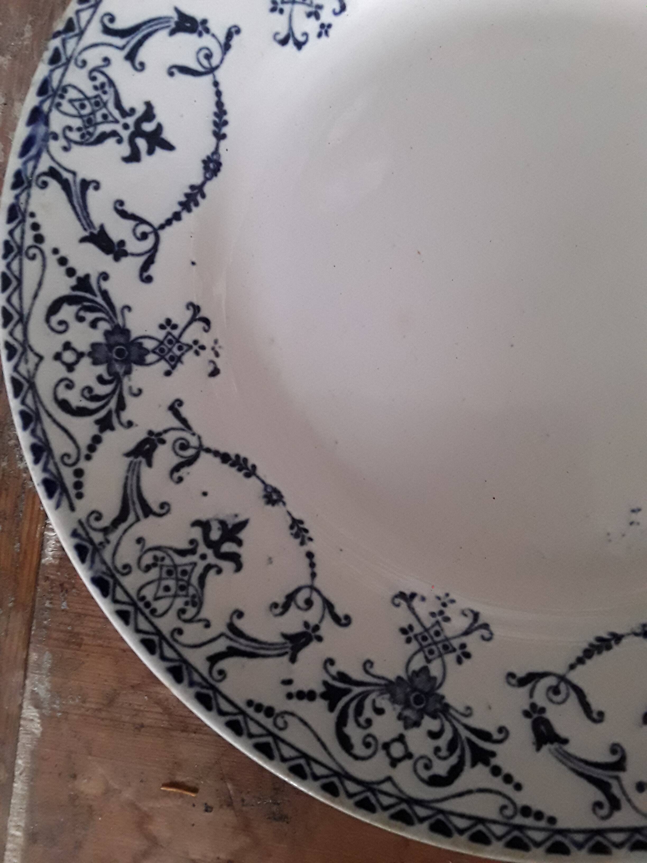 Set of 2 plates with Luneville blue decor
