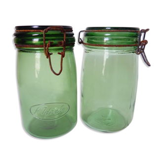 Lot de  2 bocaux ou pots vintage de marque l'idéal en verre vert
