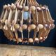 Lustre en bois vintage