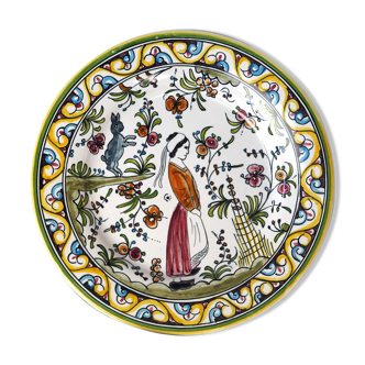 Decorative plate with medieval, Breton and rabbit decoration surrounded by plants - Breton earthenware