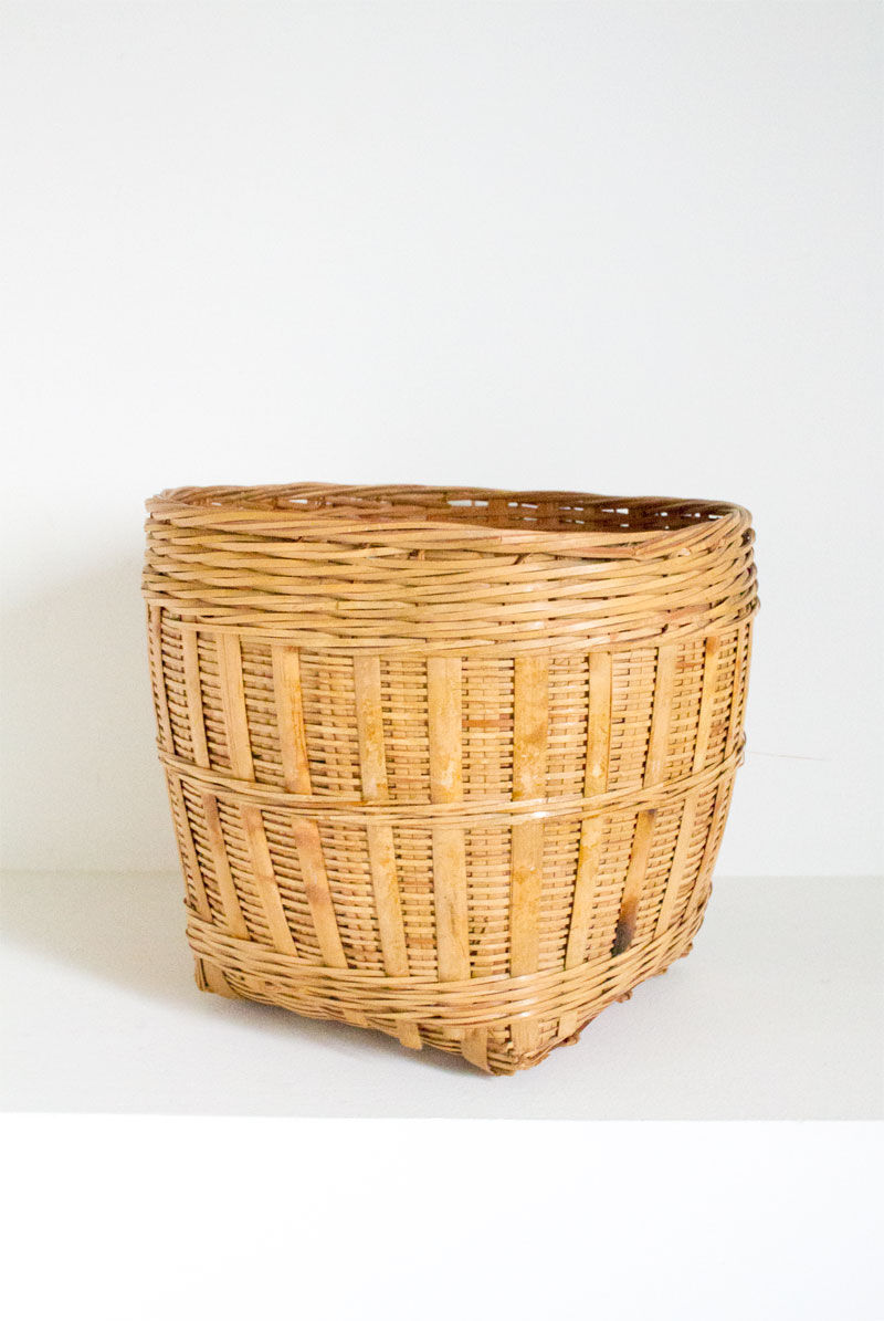 Cache woven wicker jar