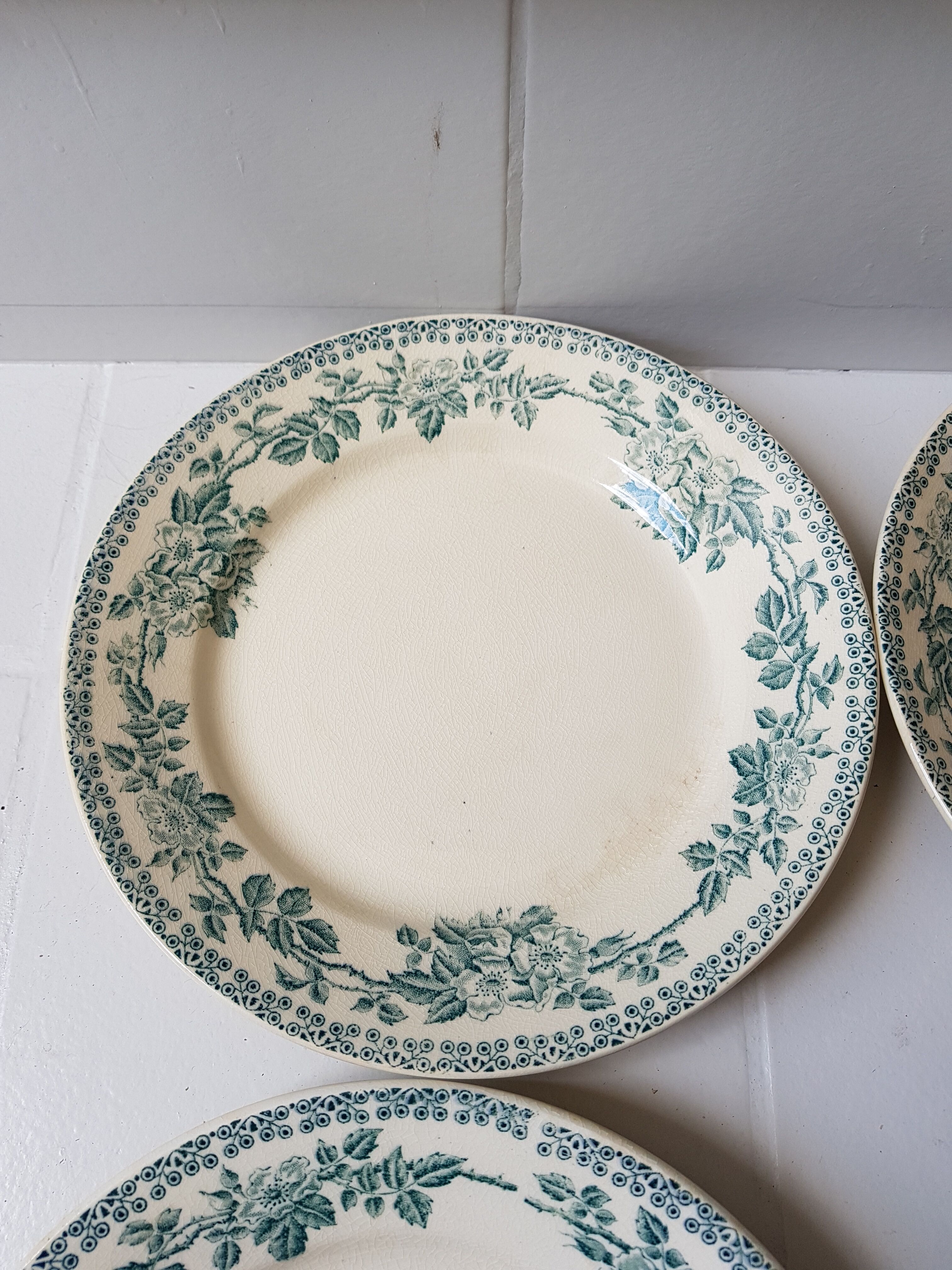 Série de 4 assiettes terre de fer model guadeloupe