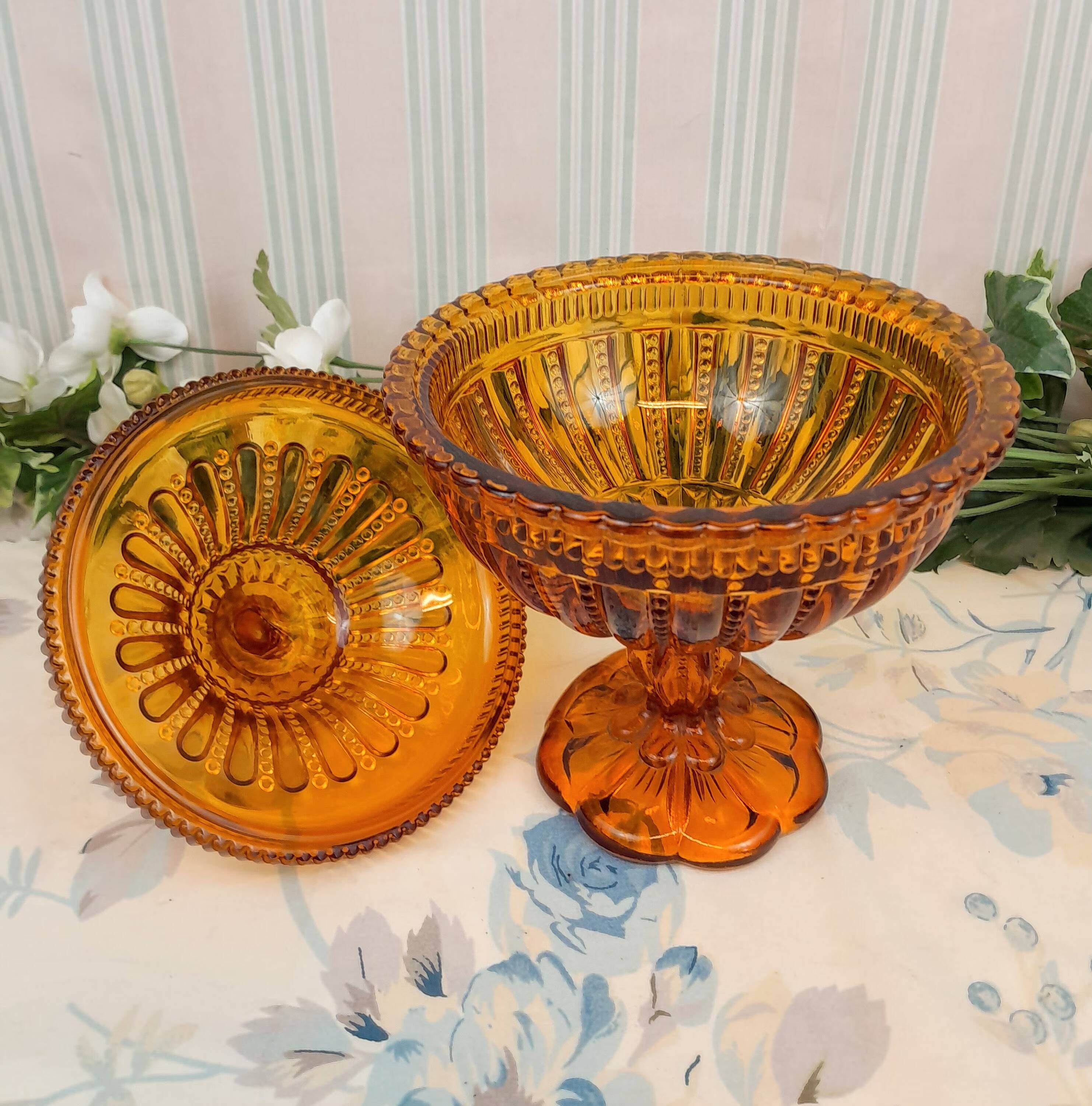 Molded amber glass drageoir
