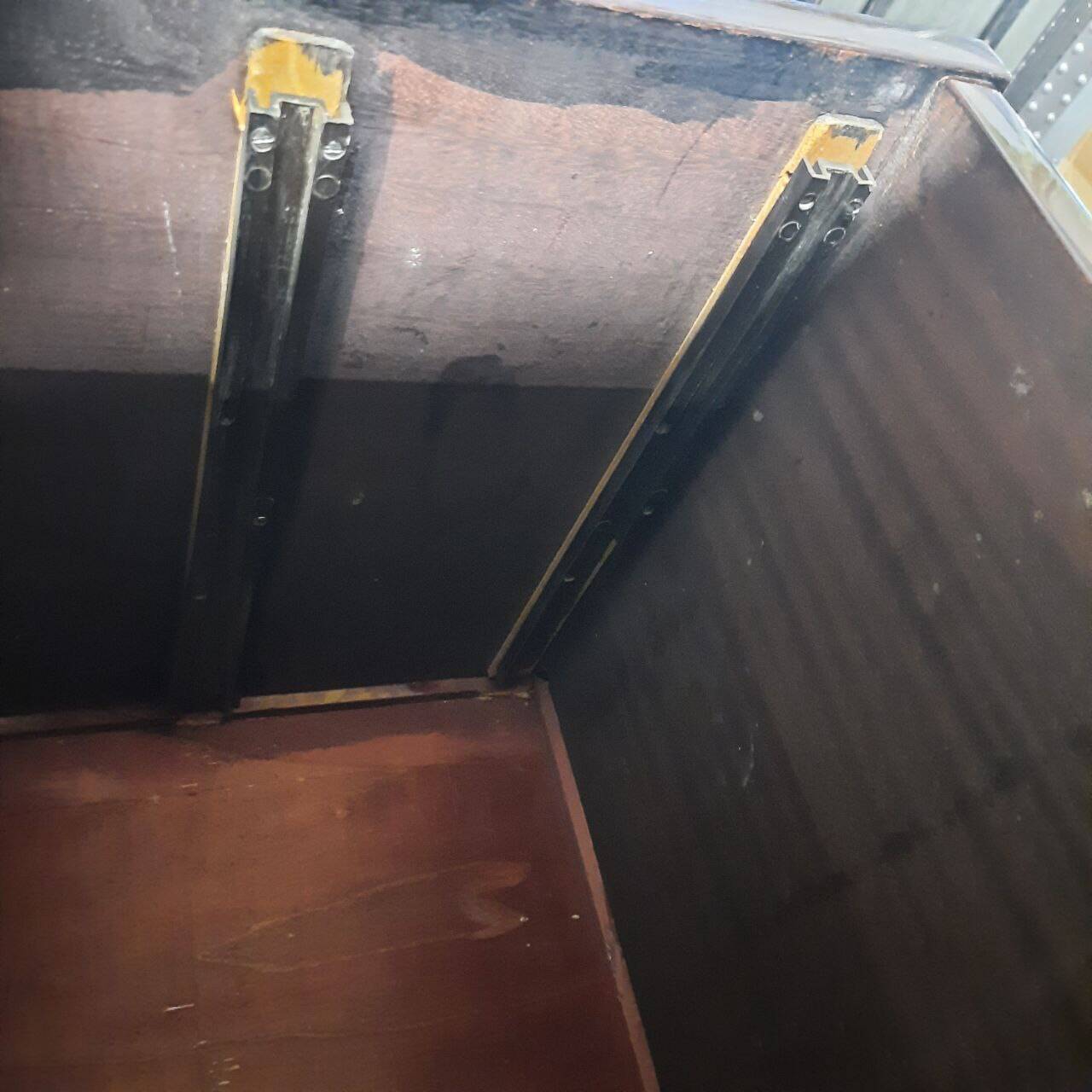 Vintage lacquered top desk with iron structure and pointed brass feet