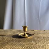 Small golden hand candlestick with a round loop handle D8 H6.5