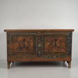 Antique solid wood trunk (circa 1890)