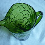 Service a lemonade pitcher and 8 glasses green glass