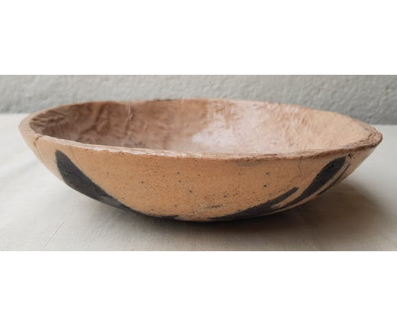 Empty pocket in ceramic