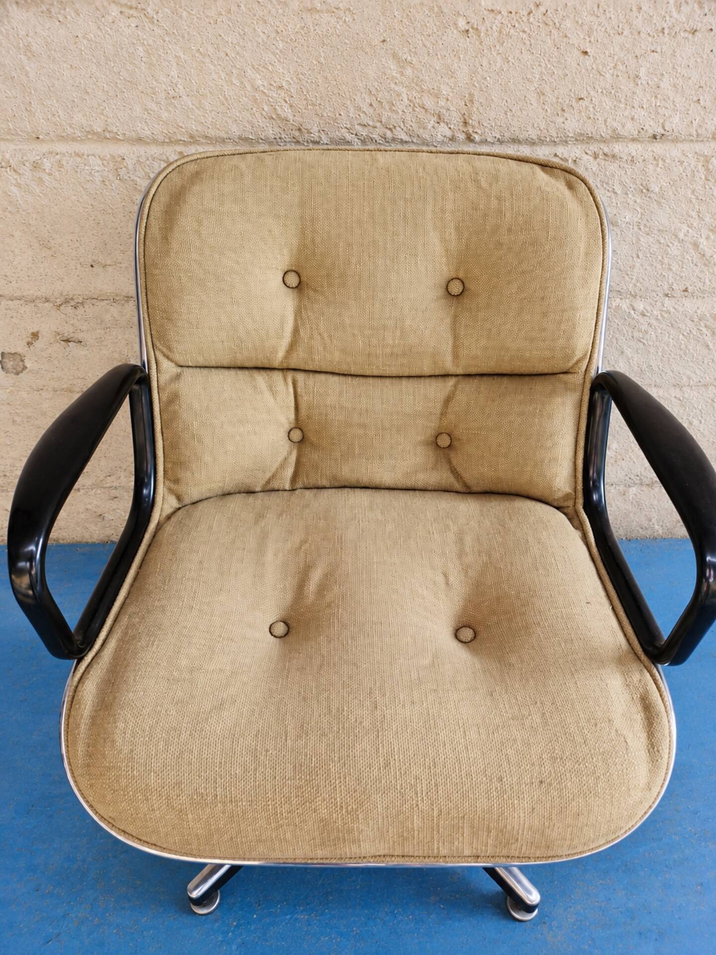 4 Executive Chairs by Charles Pollock for Knoll – 1960s