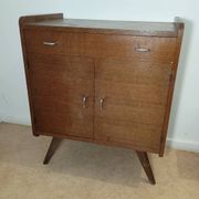 Compass leg chest of drawers