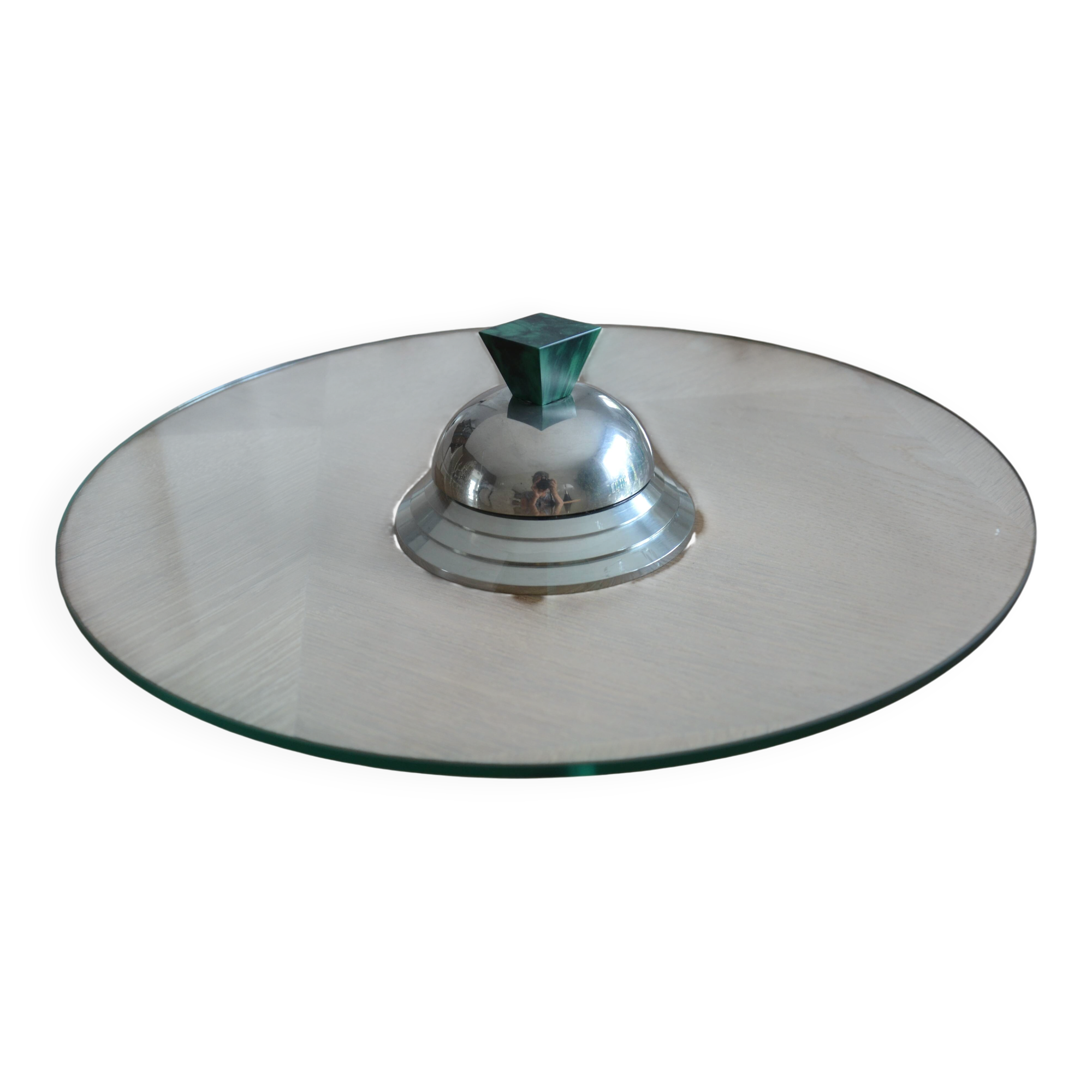 Rotating tray of the Manor's tin