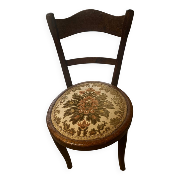 Chaise en bois tourné pour enfant