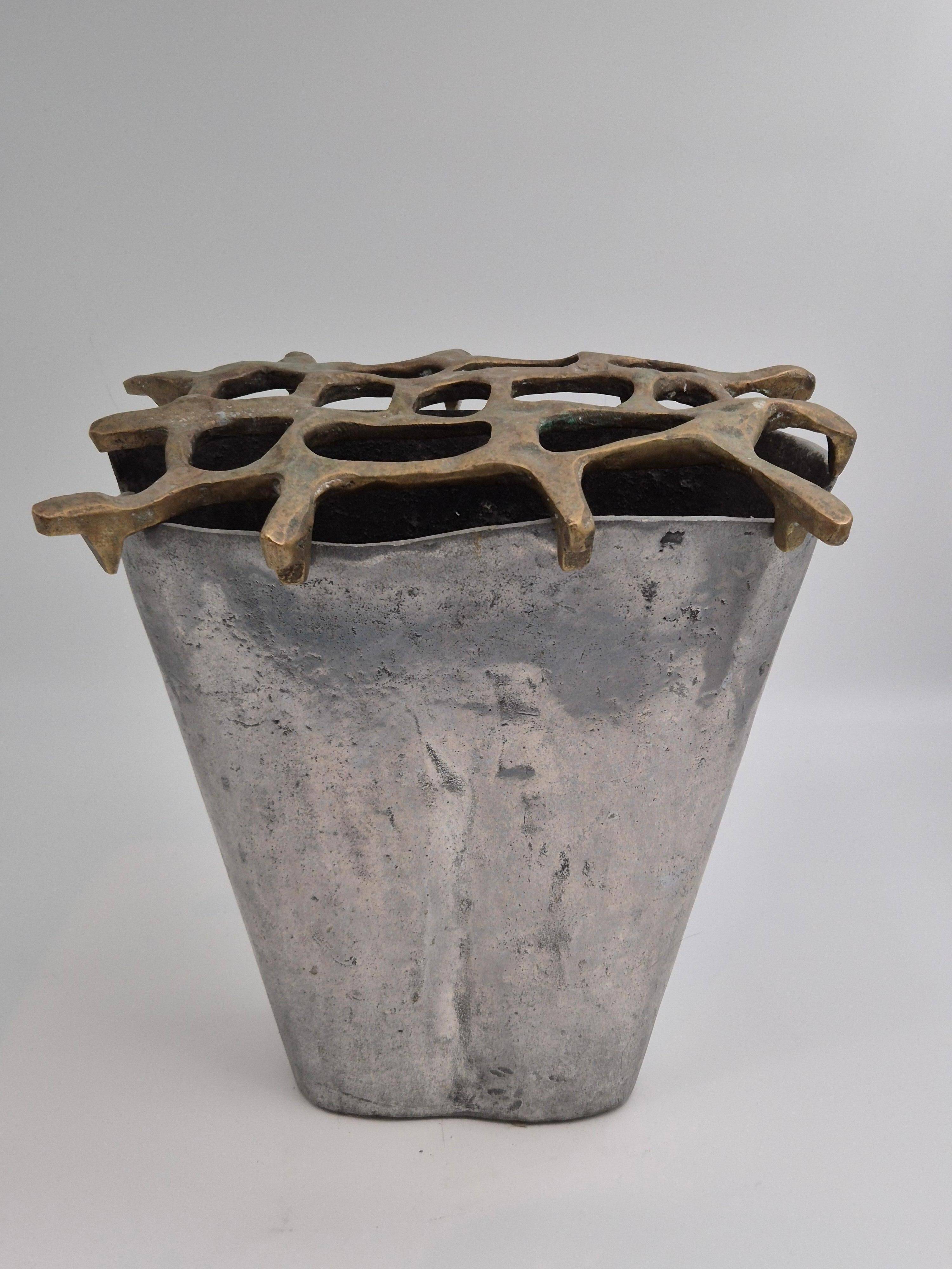 David Marshall, large urn / decorative vase, brutalist style, late 20th century.
