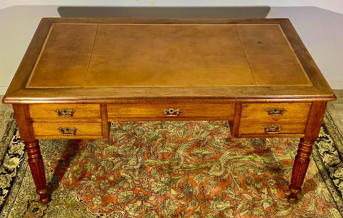 Antique desk, 4 drawers, gilded leather with small irons