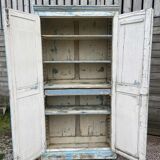 Armoire parisienne en bois