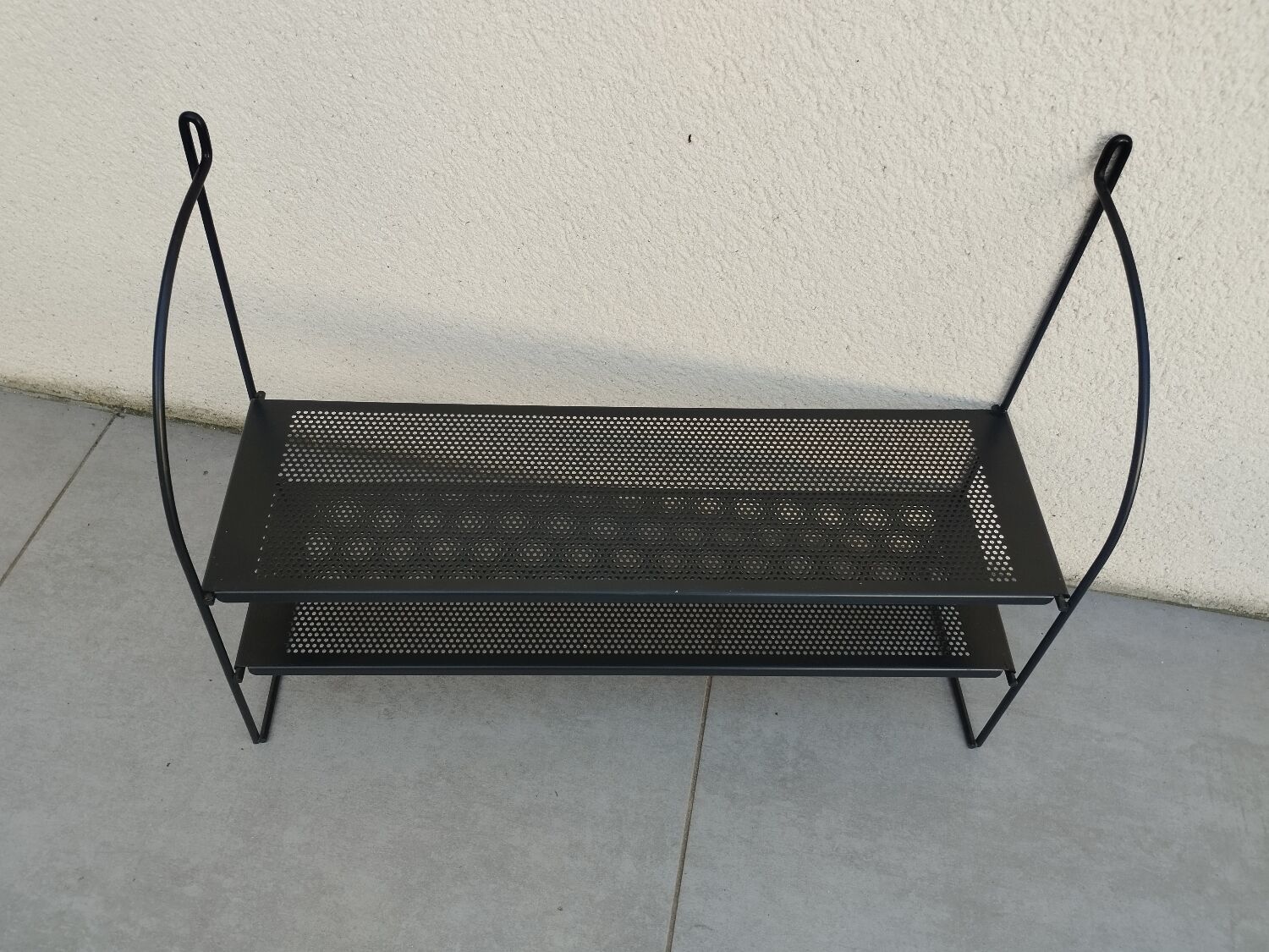 Old vintage string shelf