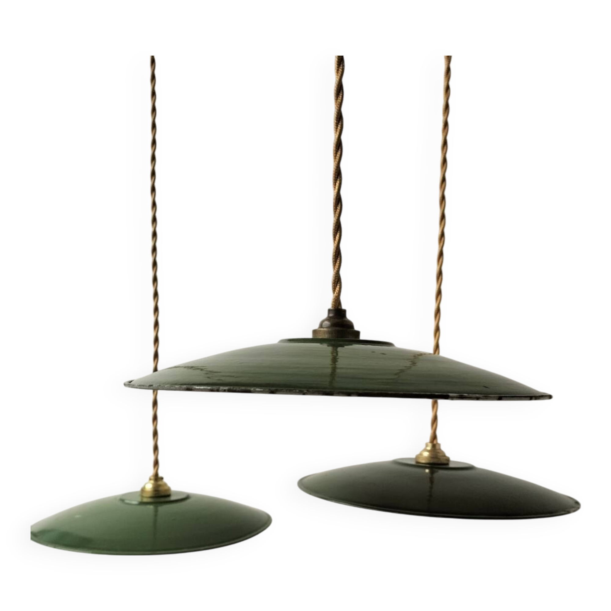 3 enamelled sheet metal suspensions