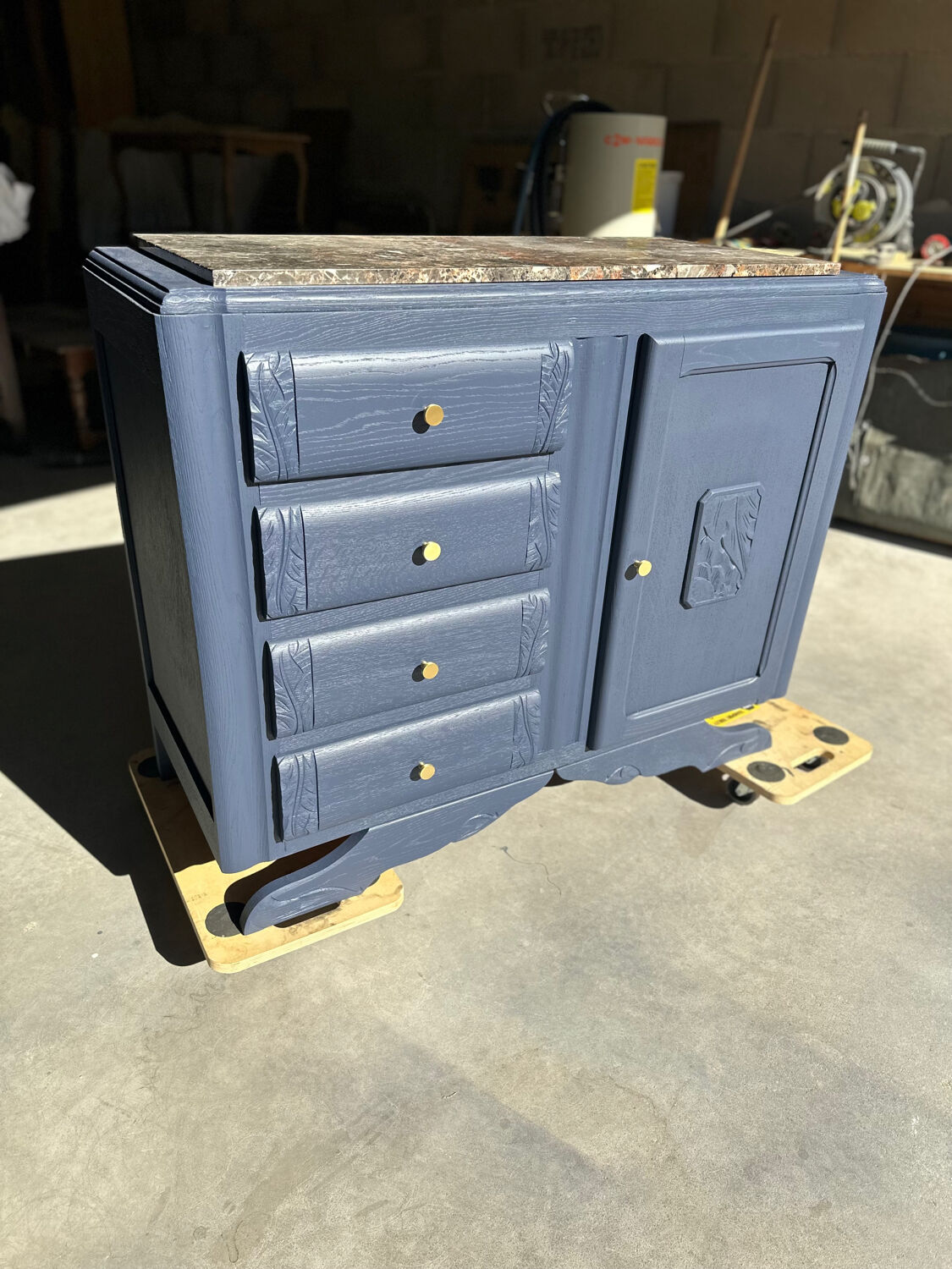 Art deco chest of drawers