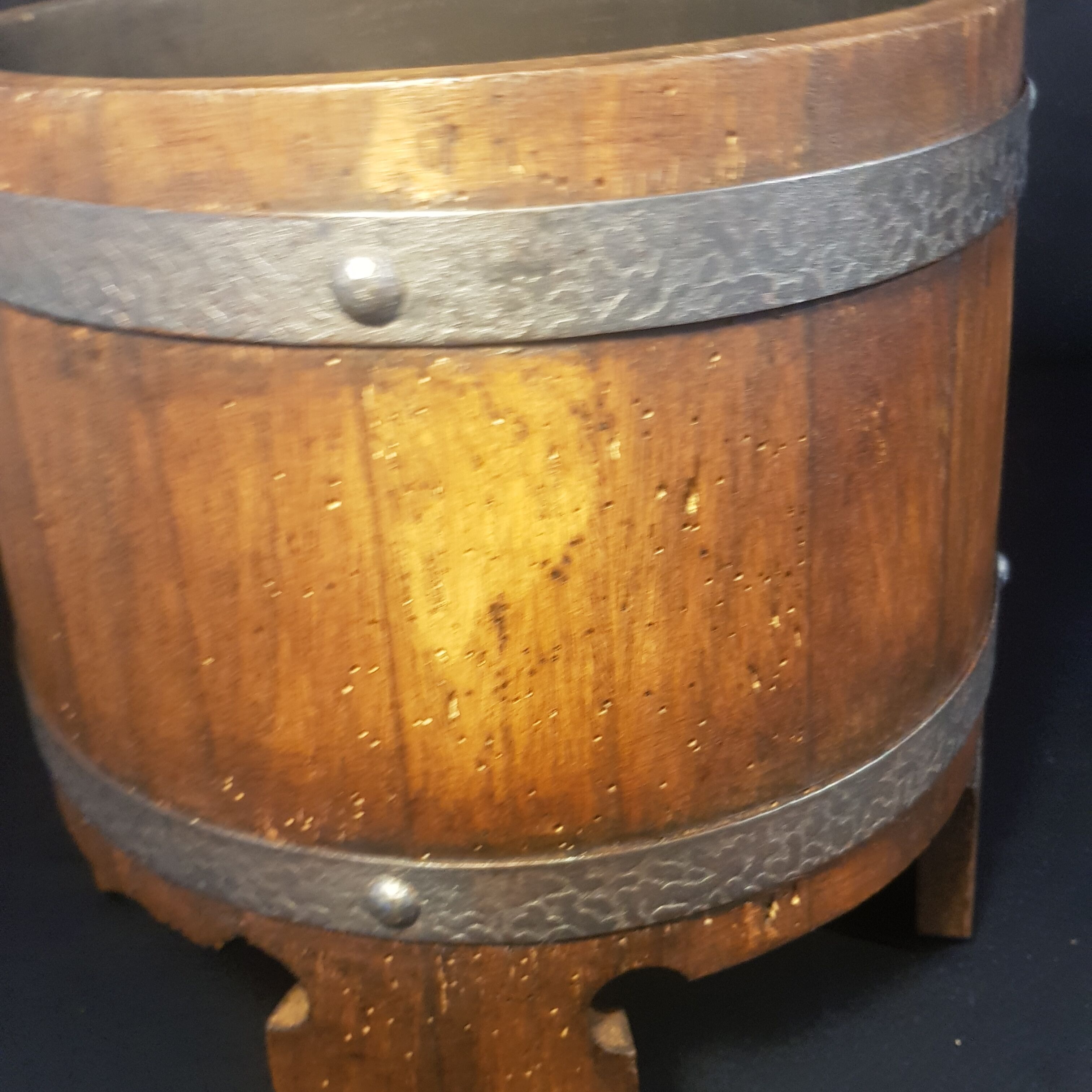 Barrel pot cover