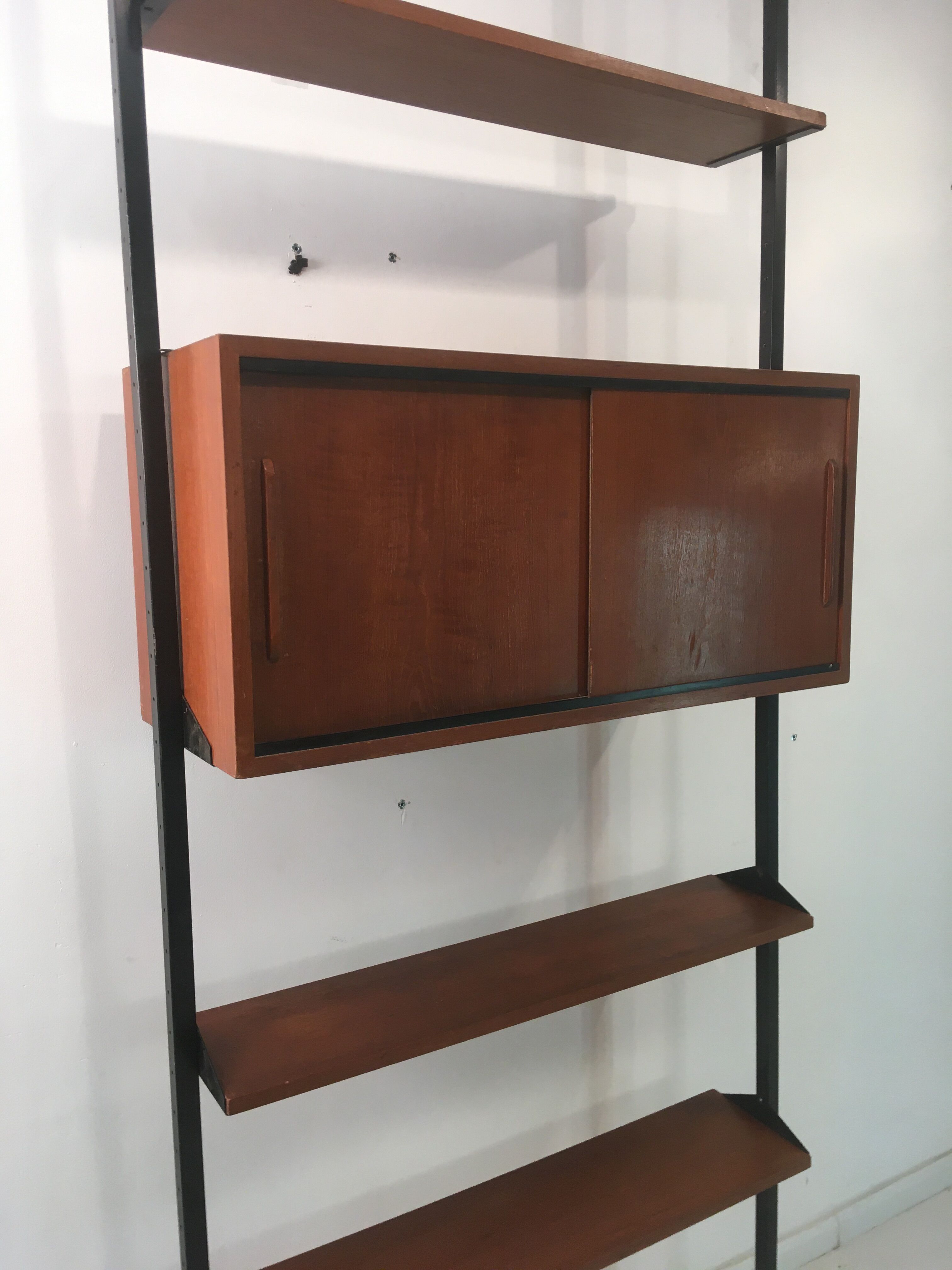 Floor/ceiling library 60s