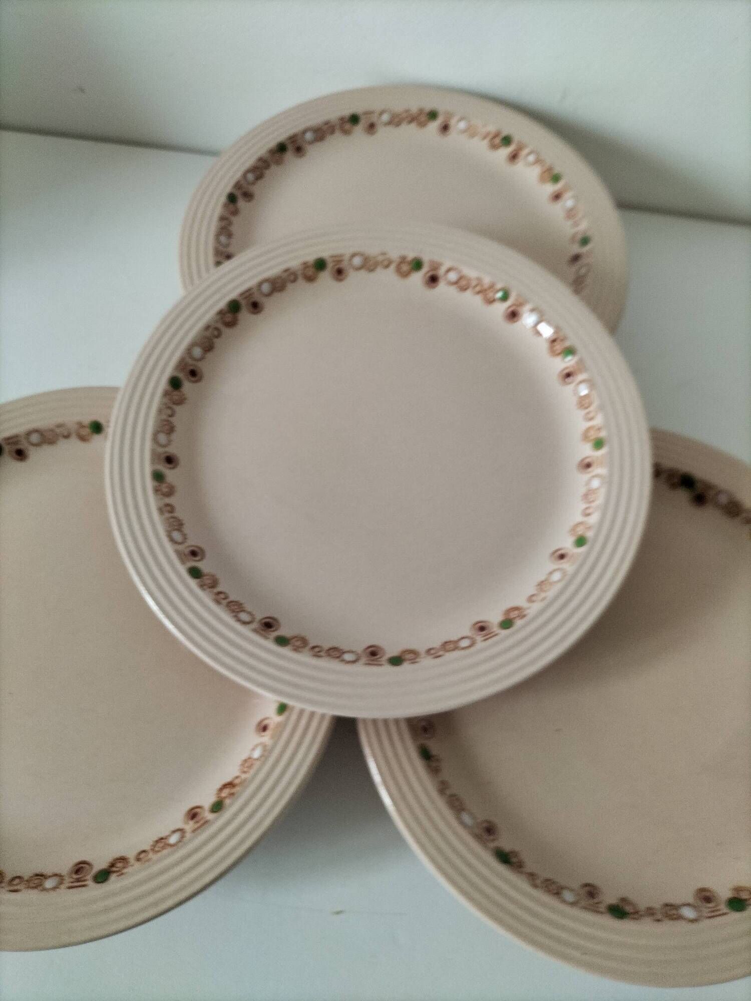 Plats à gâteaux et assiettes à dessert Longwy modèle Betty