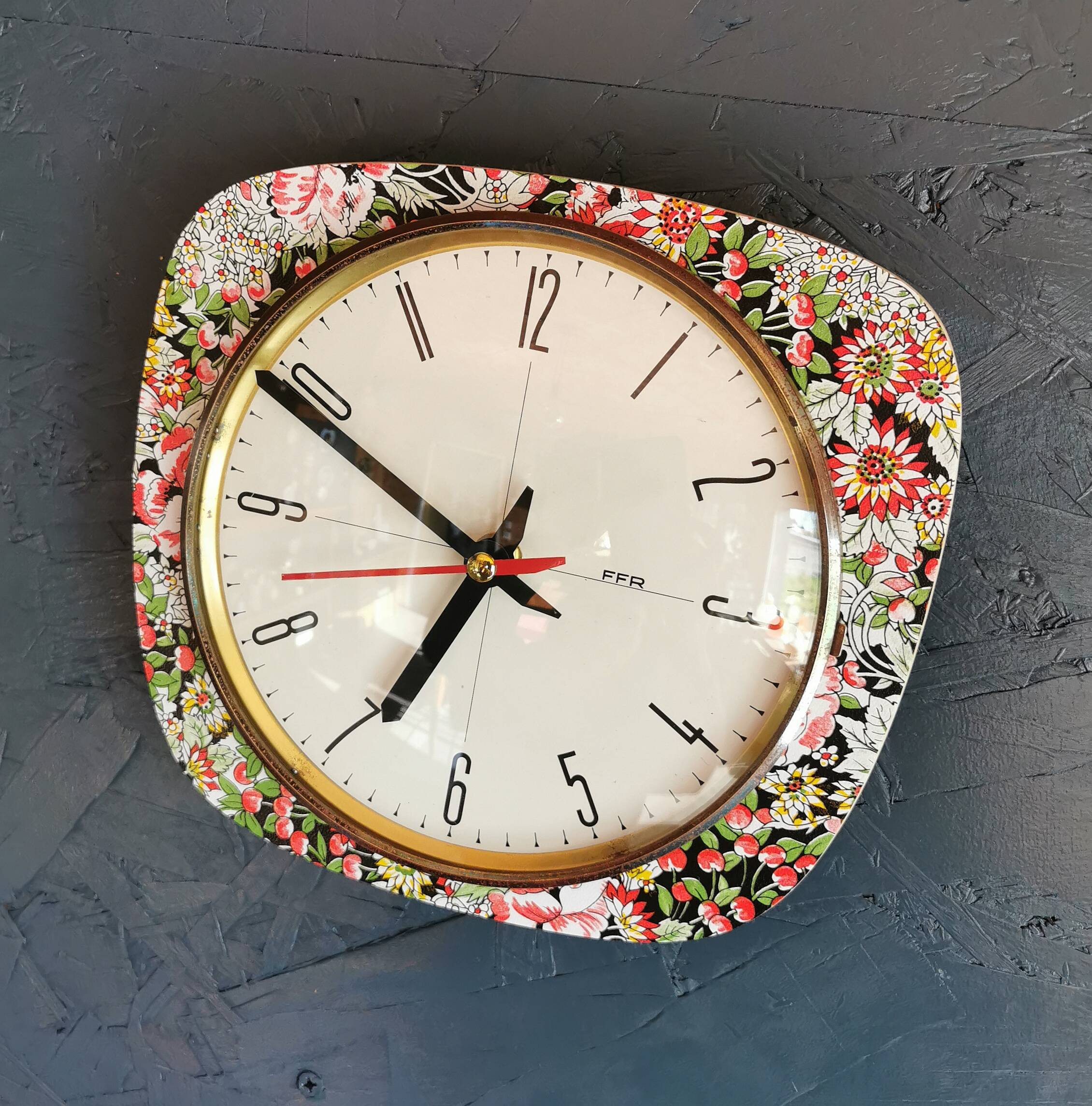 Vintage rectangular silent wall pendulum clock "FFR red flowers"