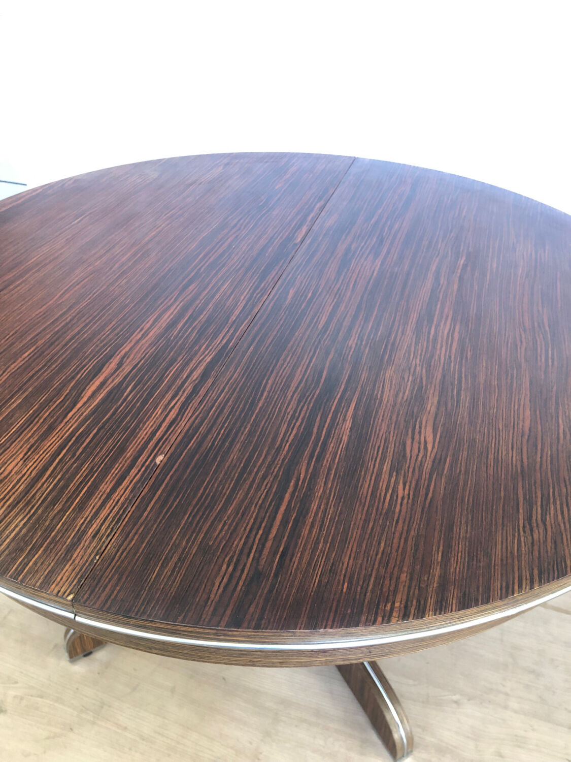 70s design round table