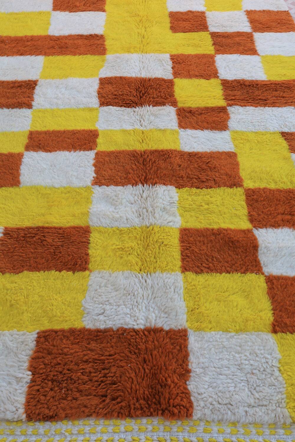 Tapis berbère marocain béni ouarain damiers jaune et marron
