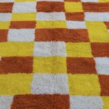 Tapis berbère marocain béni ouarain damiers jaune et marron