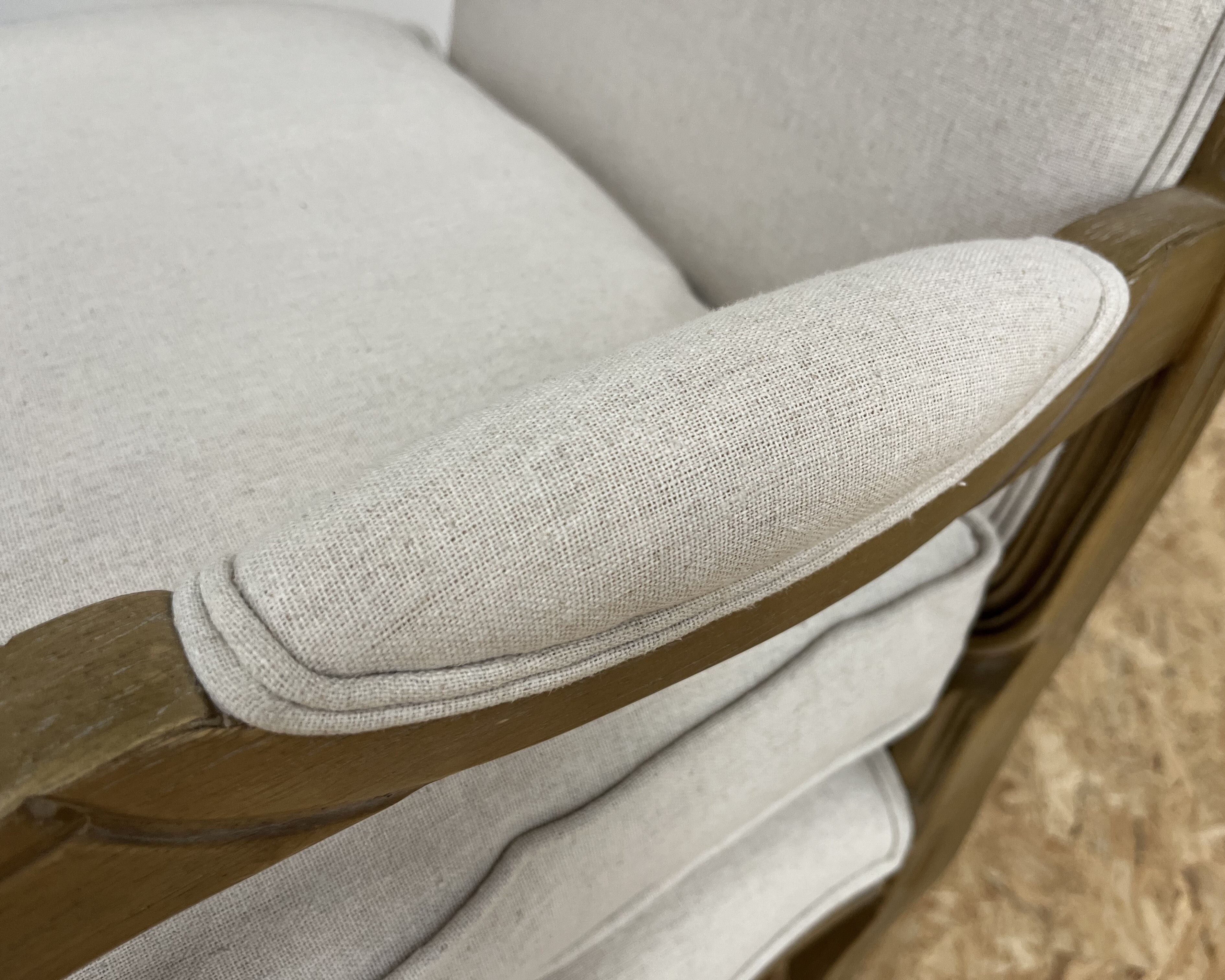Shepherdess armchair in wood and natural linen