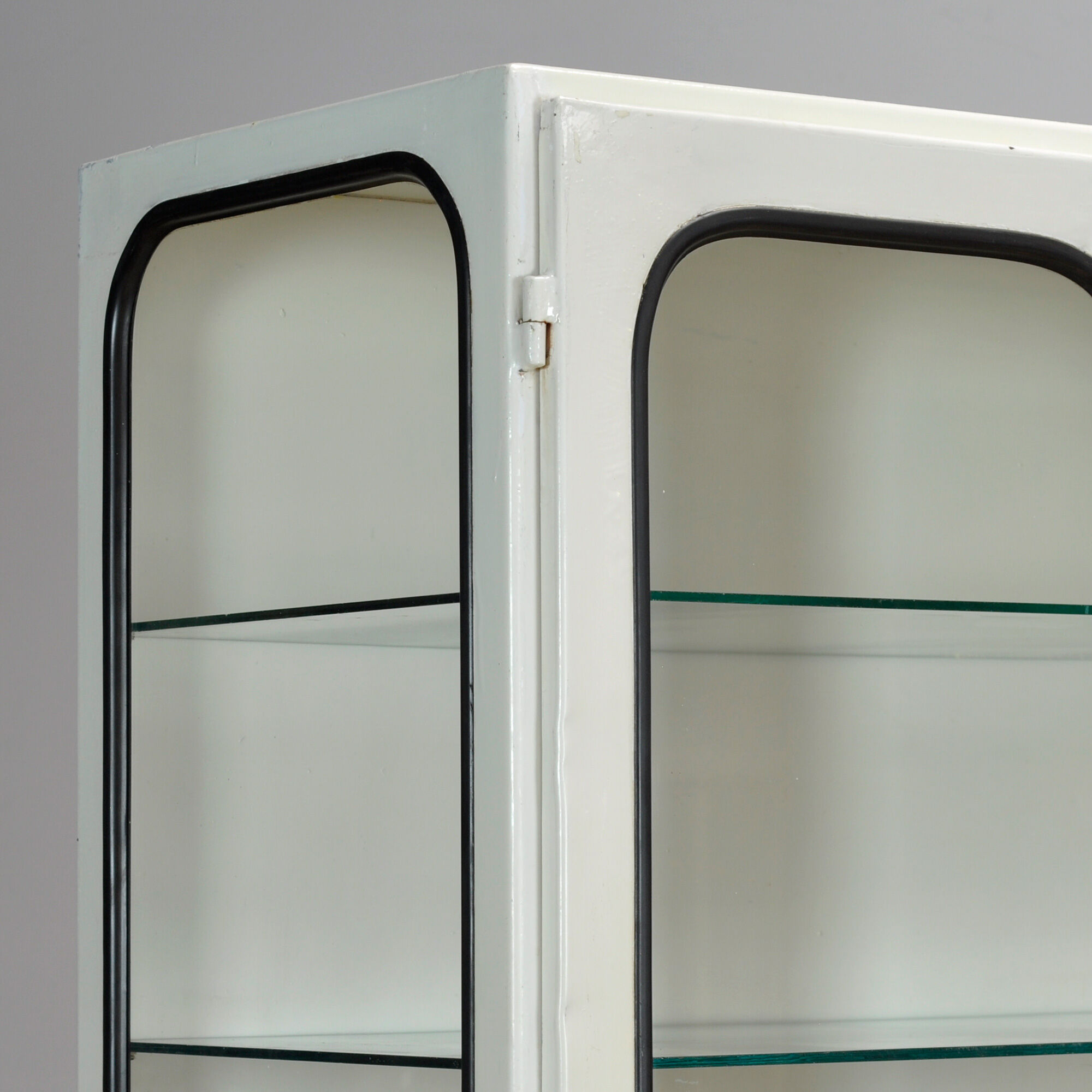 Cabinet médical vintage, années 1970
