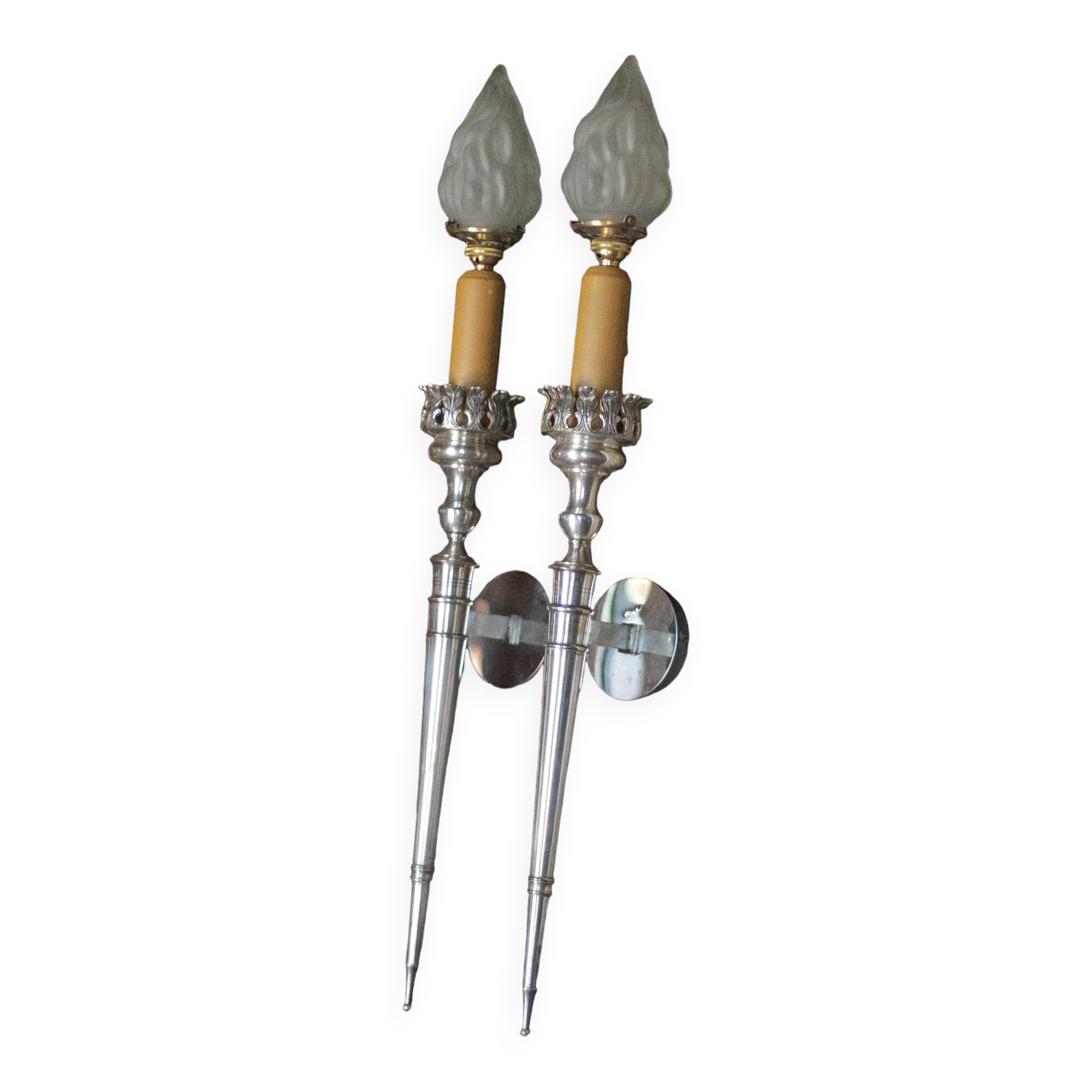 Grande paire d'appliques en métal argenté avec globe flamme, flambeaux