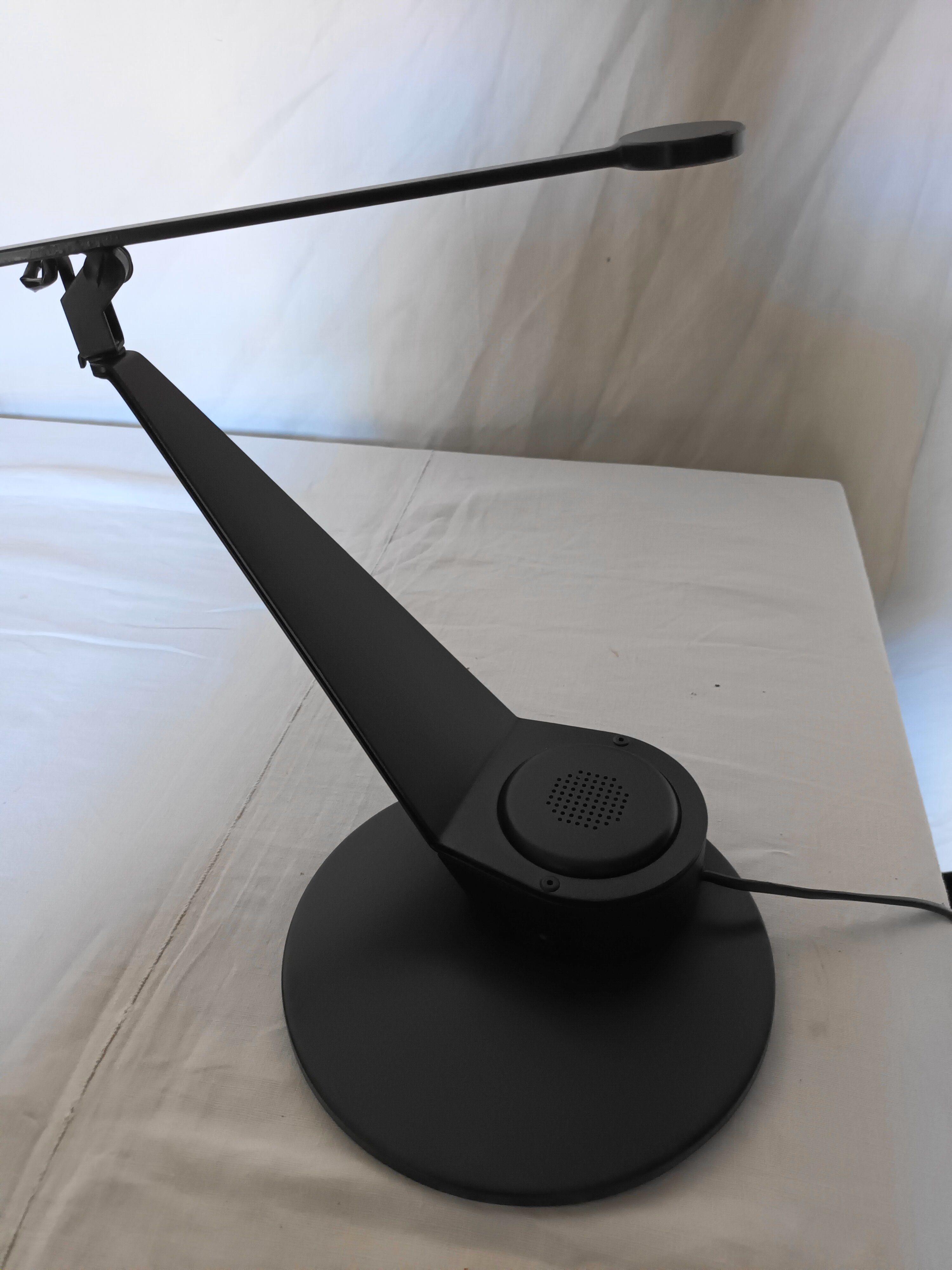 Rodolfo Bonetto's pendulum desk lamp for Guzzini, 80s