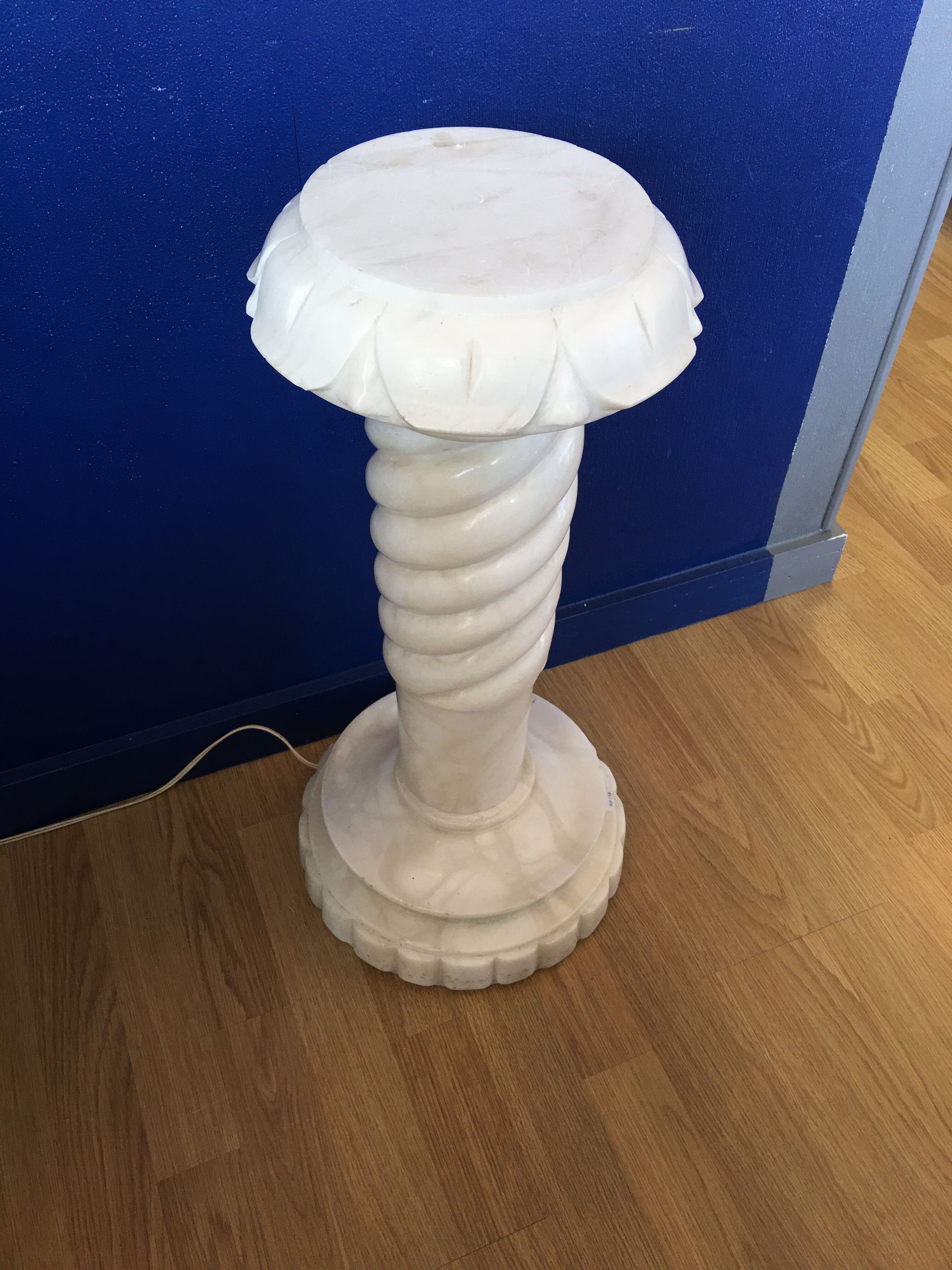Column in albatre