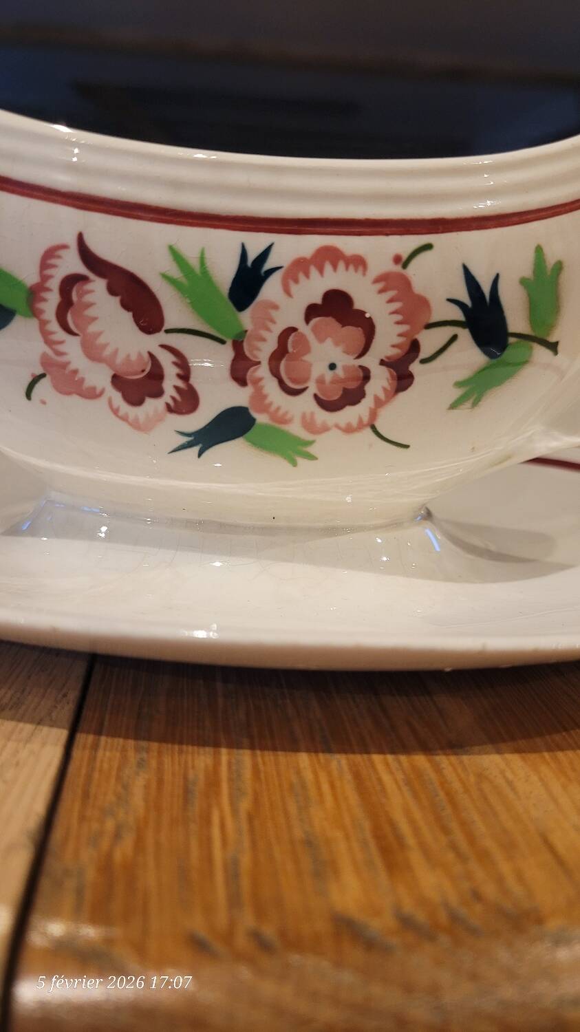 Antique sauce boat in porcelain by Boch Frères La Louvière