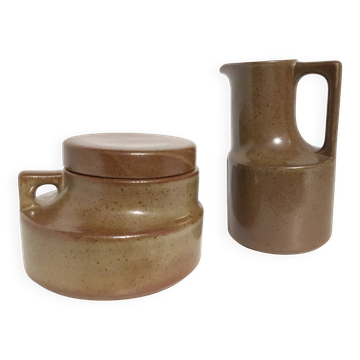 Benne stoneware sugar bowl and matching milk jug