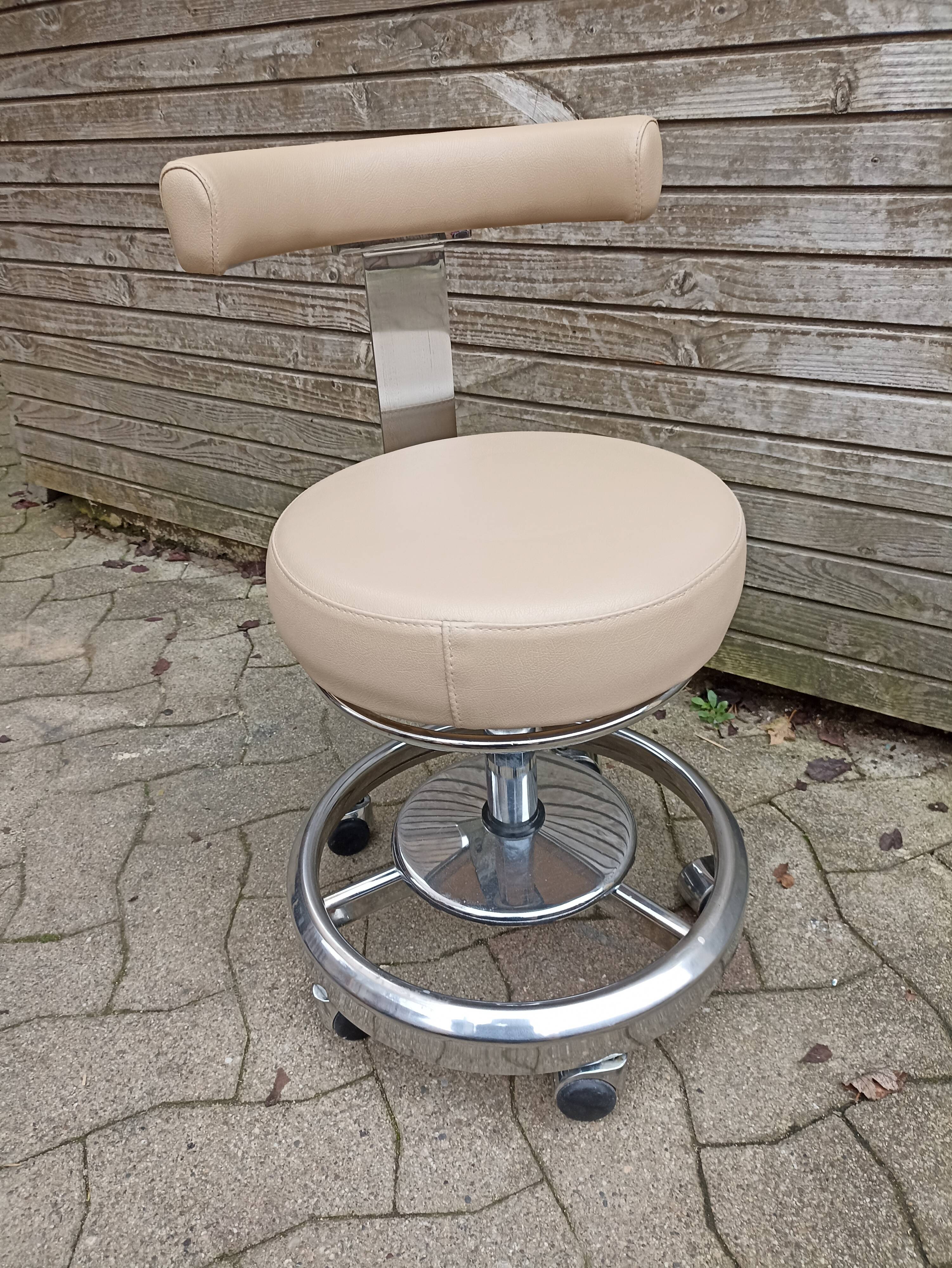 Industrial dentist chair